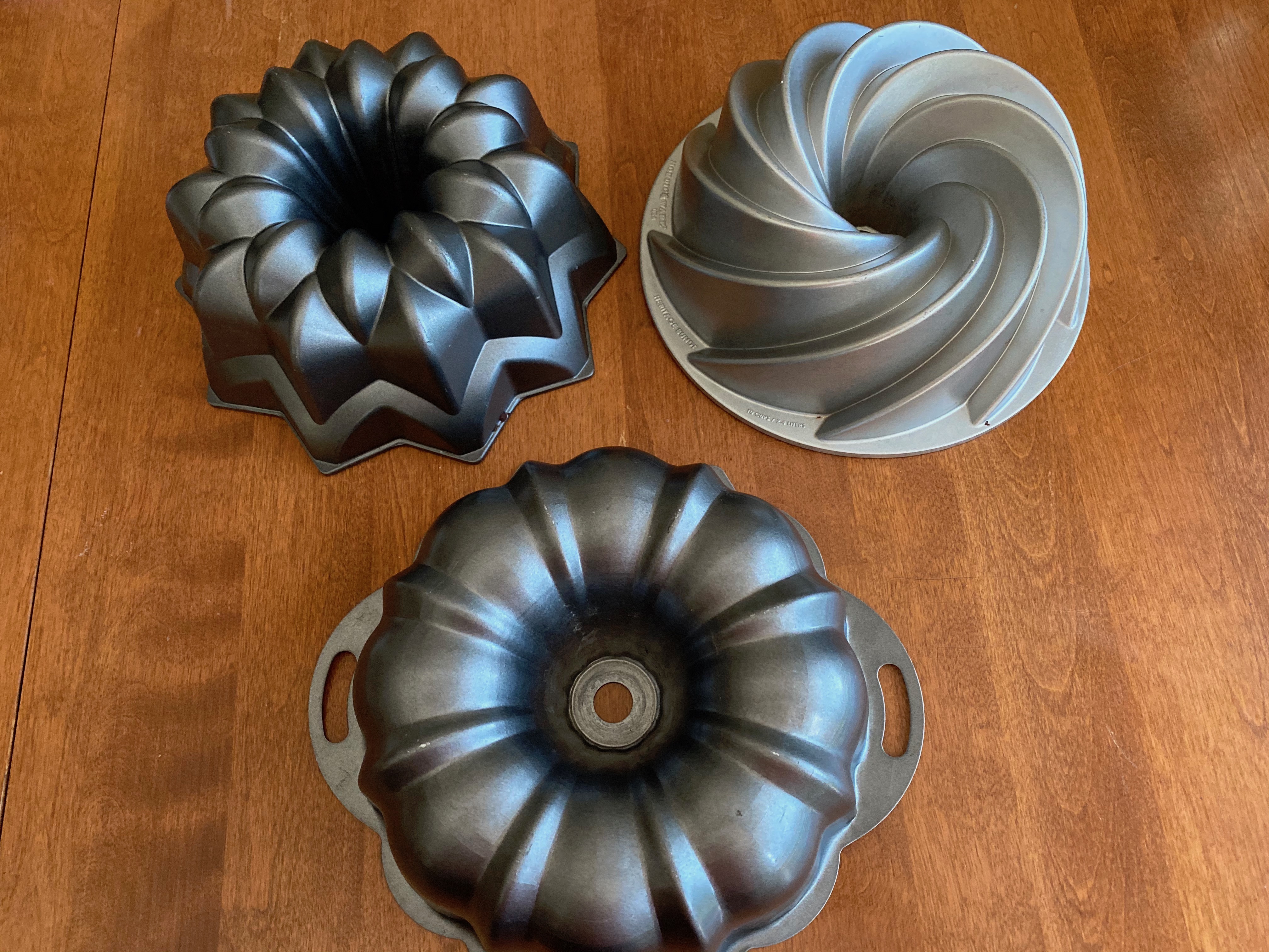 Wilton Perfect Results Fluted Tube Pan