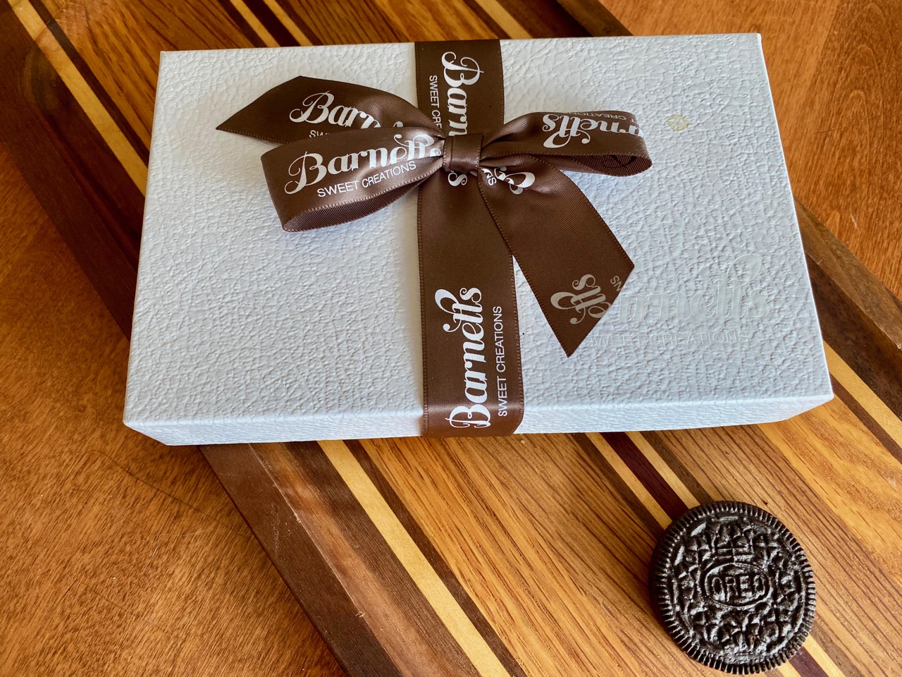 Best Chocolate Cookie Gift Box exterior